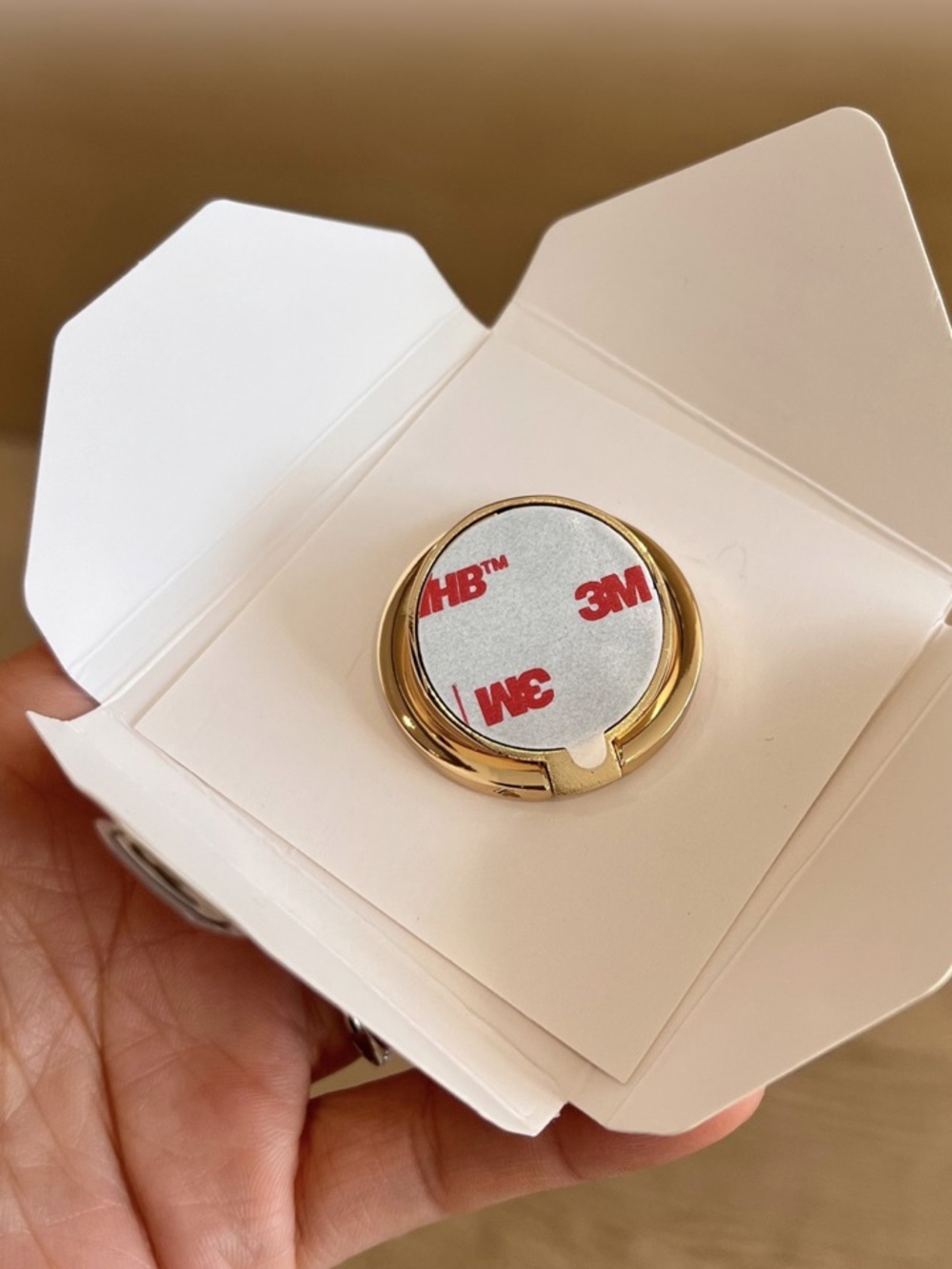Chanel Beaute Gold Phone Ring Holder - Picture 6 of 7